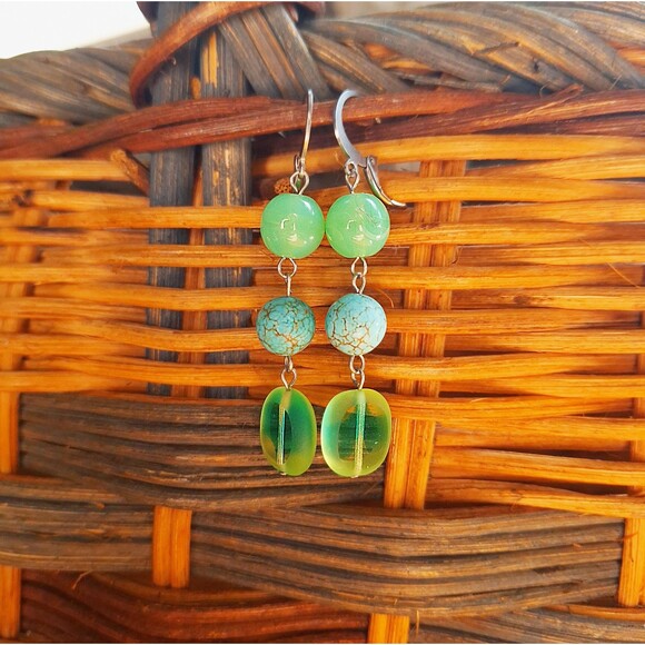 Turquoise Howlite Dangle Earrings, Funky Retro Stone Earrings, Vibrant Artsy - Picture 7 of 7